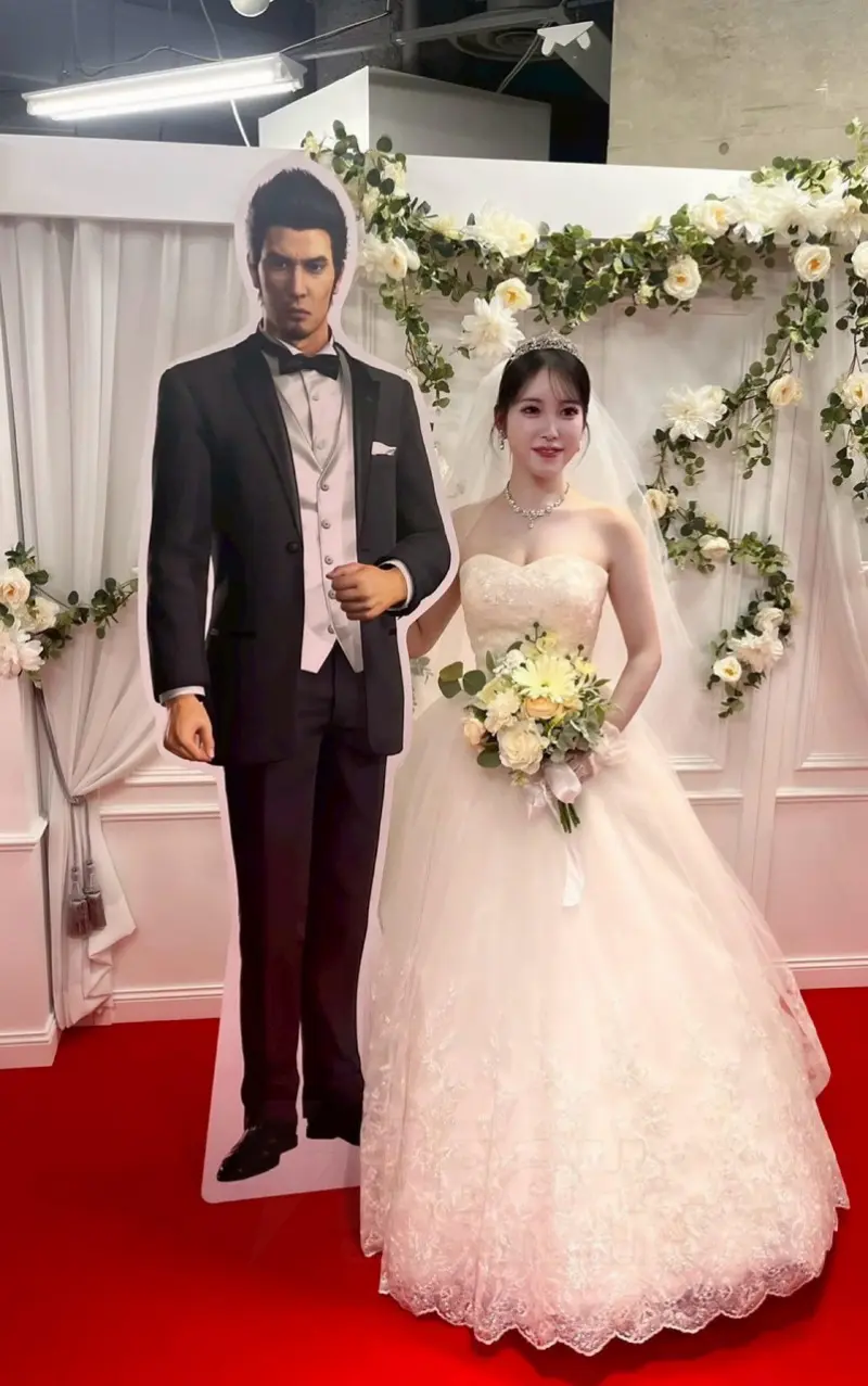 25-летняя японка вышла замуж за… Казуму Кирю из игры Yakuza
