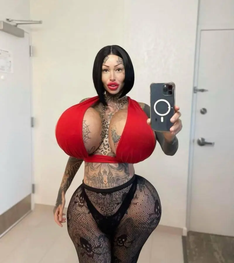 В Таиланде умерла блогерша Мария Магдалина: её называли «живой надувной куклой»